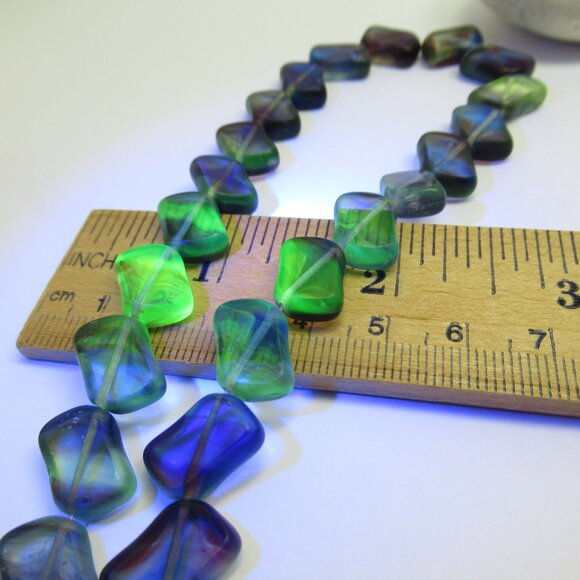 UG Czech glass beads - Picture 6 of 10